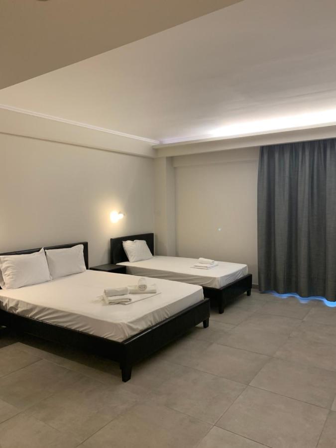 Hotel Banbus Loutra Edipsou  Buitenkant foto