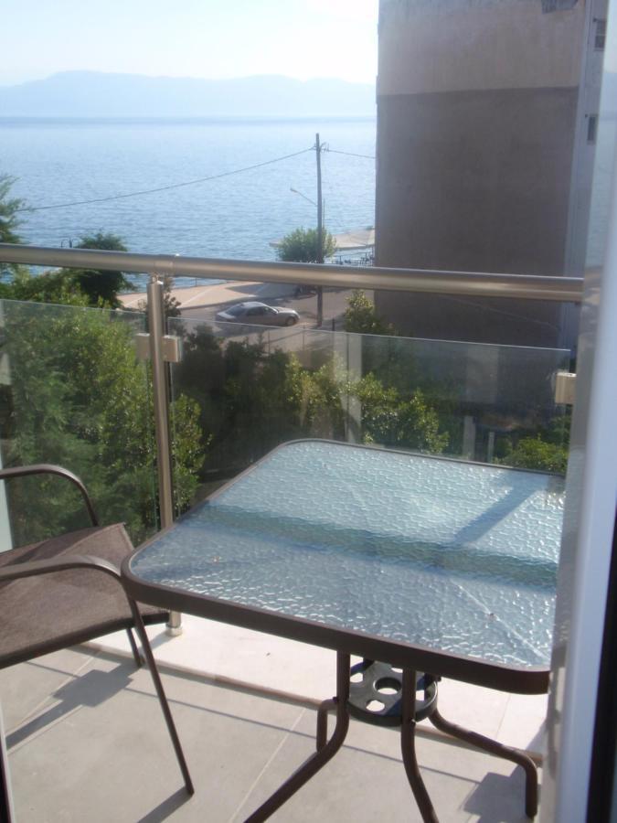 Hotel Banbus Loutra Edipsou  Buitenkant foto