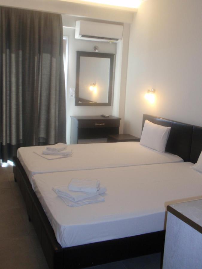 Hotel Banbus Loutra Edipsou  Buitenkant foto