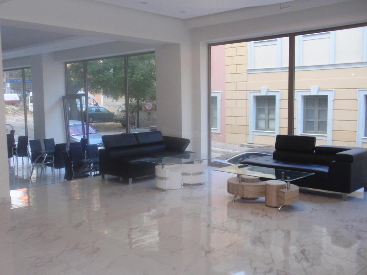 Hotel Banbus Loutra Edipsou  Buitenkant foto