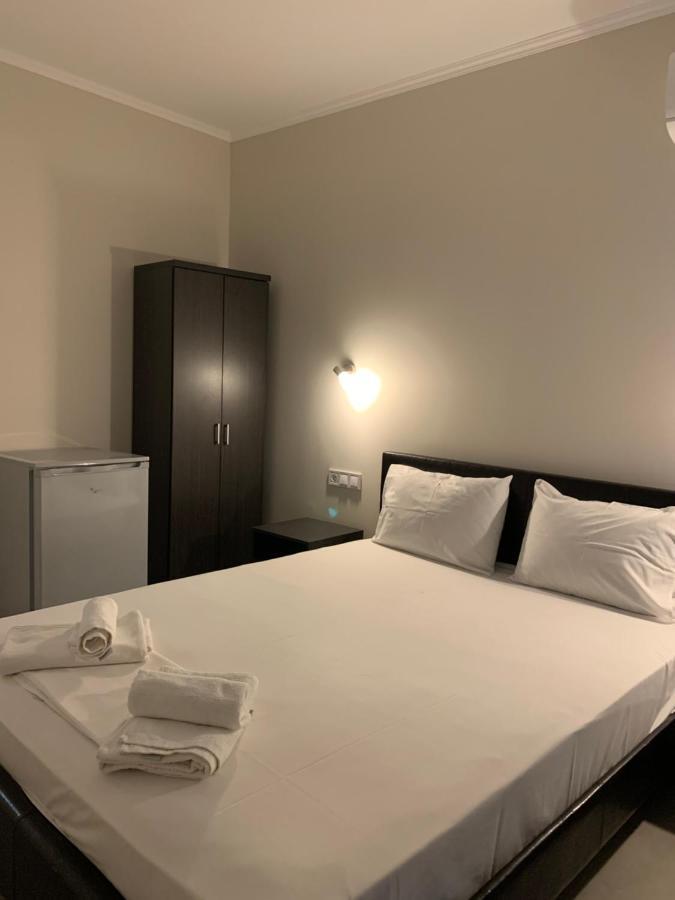 Hotel Banbus Loutra Edipsou  Buitenkant foto