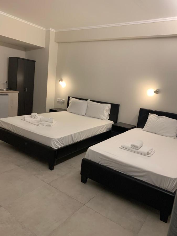 Hotel Banbus Loutra Edipsou  Buitenkant foto