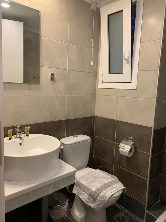 Hotel Banbus Loutra Edipsou  Buitenkant foto