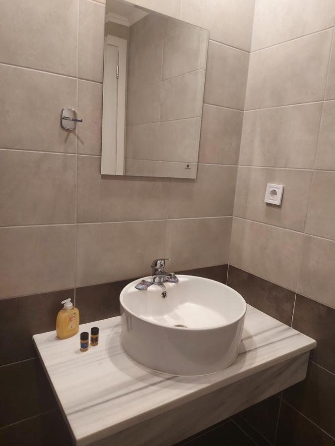 Hotel Banbus Loutra Edipsou  Buitenkant foto