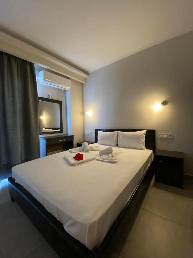 Hotel Banbus Loutra Edipsou  Buitenkant foto