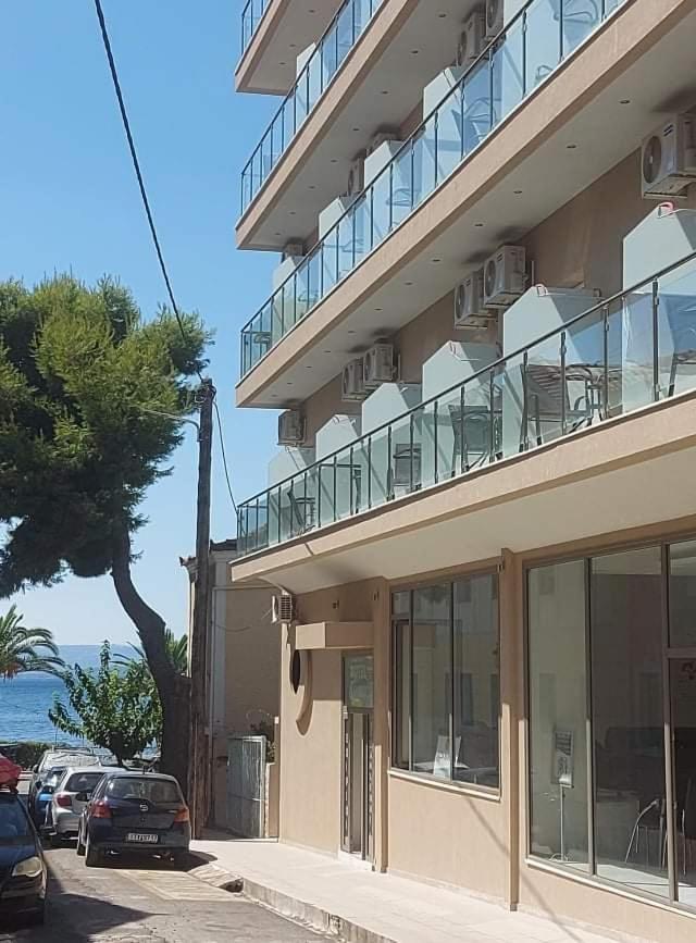 Hotel Banbus Loutra Edipsou  Buitenkant foto