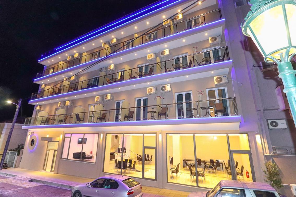 Hotel Banbus Loutra Edipsou  Buitenkant foto