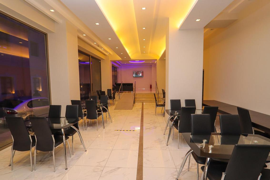 Hotel Banbus Loutra Edipsou  Buitenkant foto