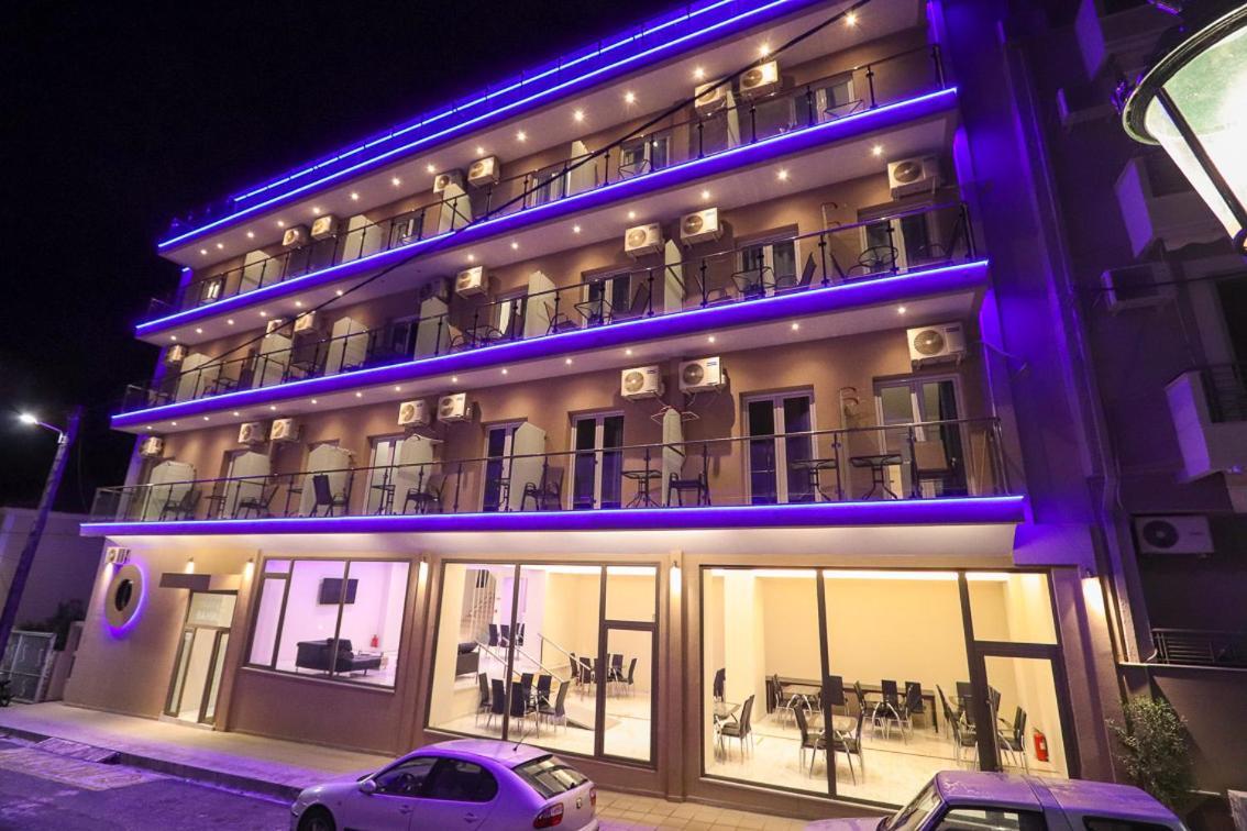 Hotel Banbus Loutra Edipsou  Buitenkant foto