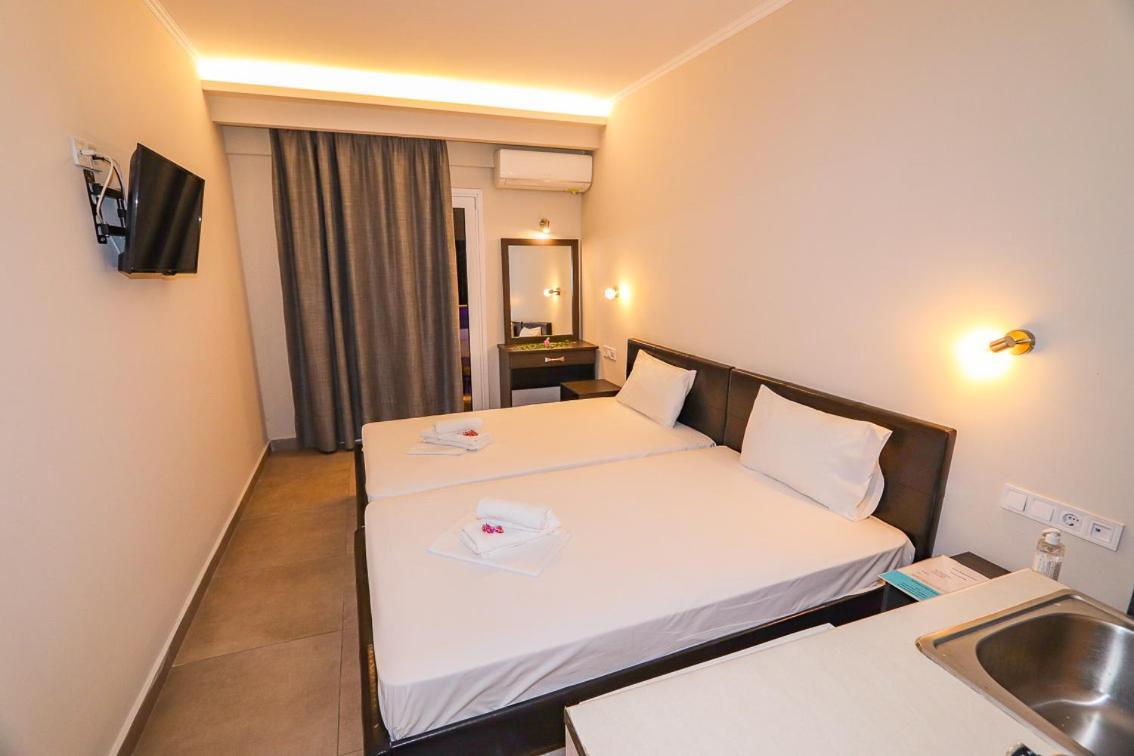 Hotel Banbus Loutra Edipsou  Buitenkant foto