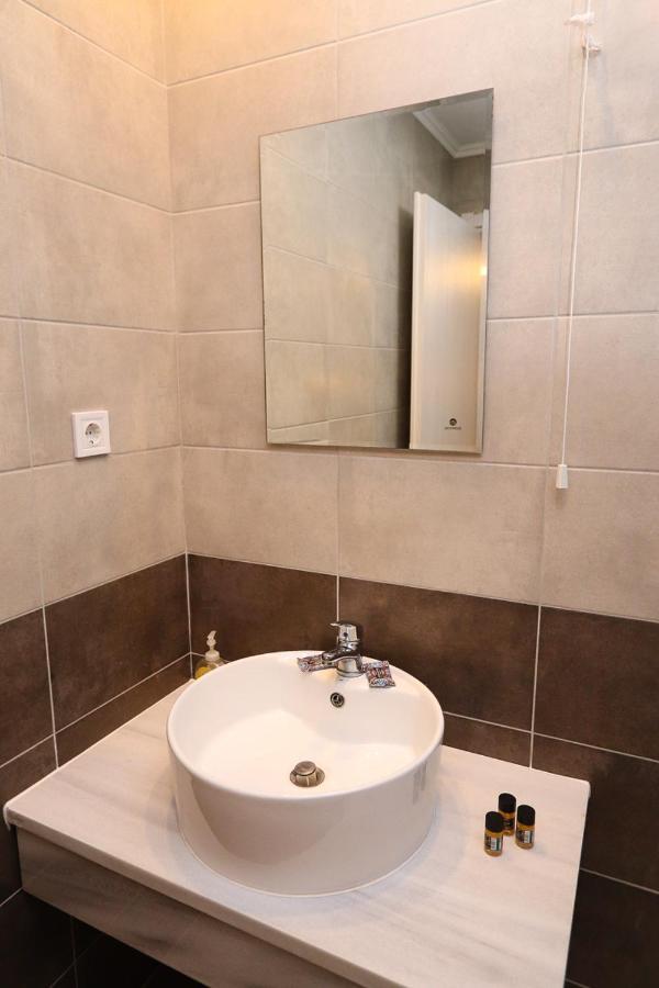 Hotel Banbus Loutra Edipsou  Buitenkant foto