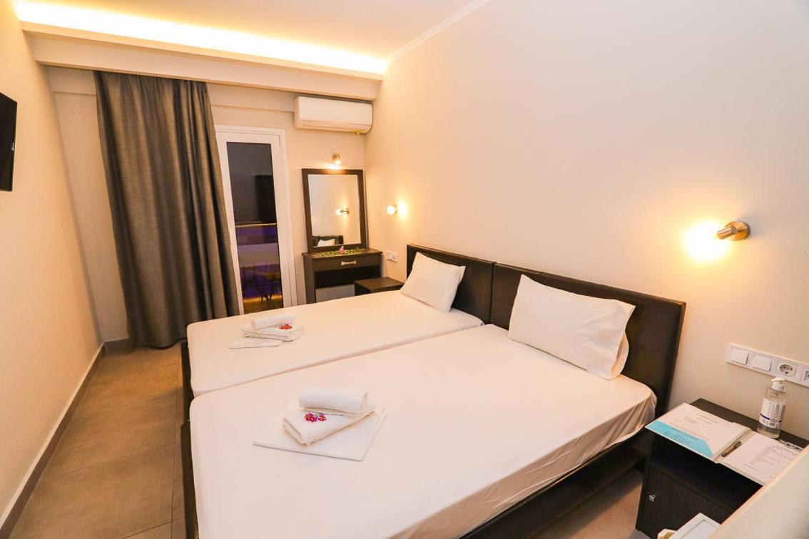 Hotel Banbus Loutra Edipsou  Buitenkant foto