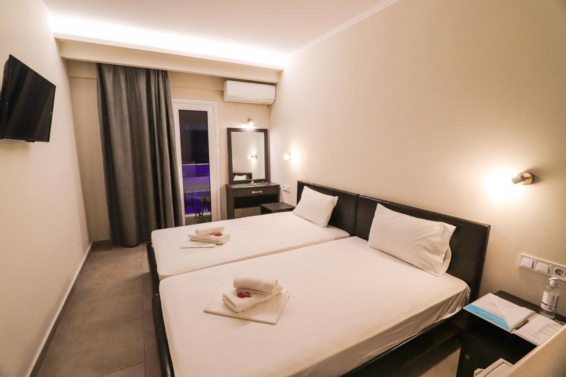 Hotel Banbus Loutra Edipsou  Buitenkant foto